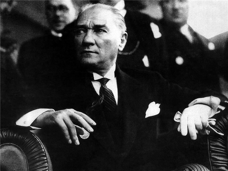 04pta_Atatürk_Mediennummer_58042394_dpa