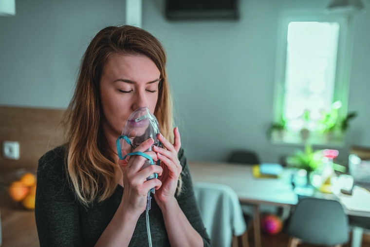 Frau mit Asthma