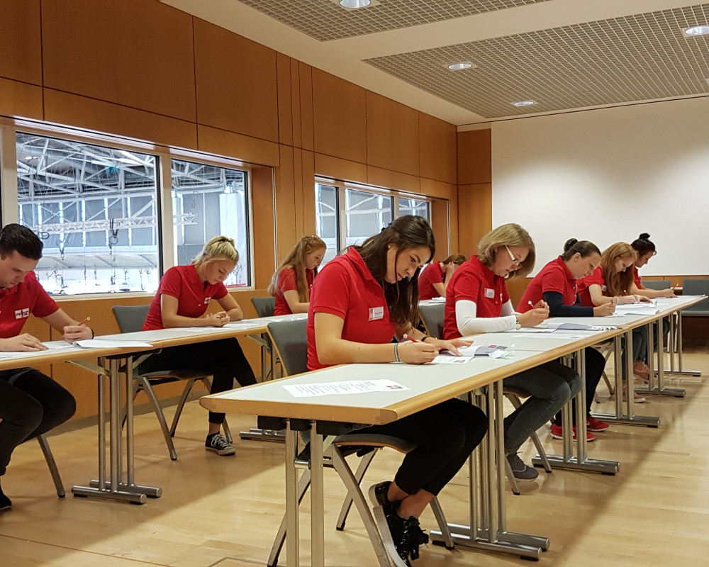 20 Fragen mussten die PTA beim Wissenstest in der ersten Runde beantworten.
