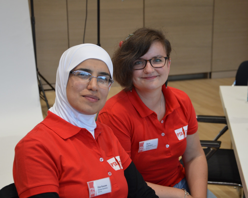 Vian Kassem und Maria Ledwolorz