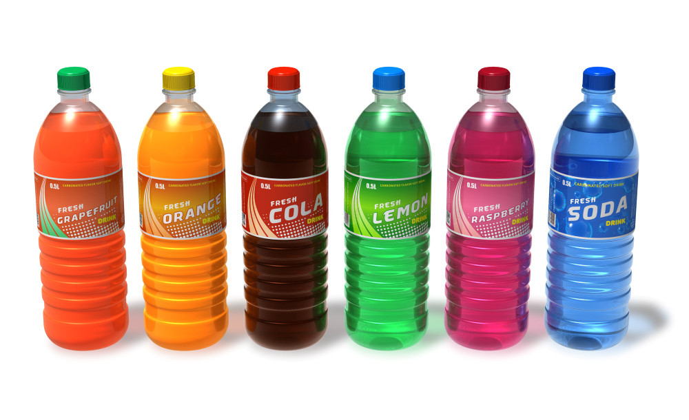 Verschiedene Erfrischungsgetränke in Flaschen