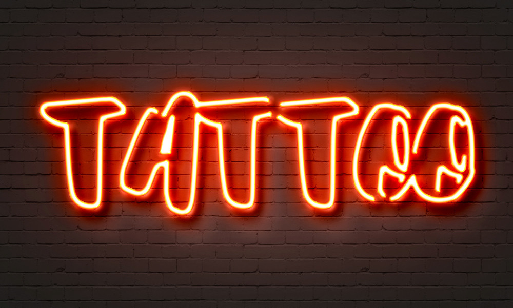 Leuchtreklameschild Tattoo Leuchtreklameschild Tattoo
