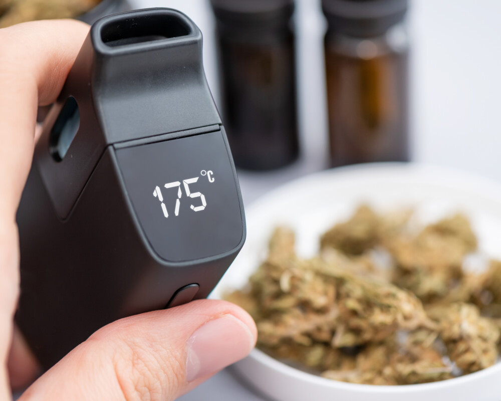 Vaporiser und Cannabisblüten