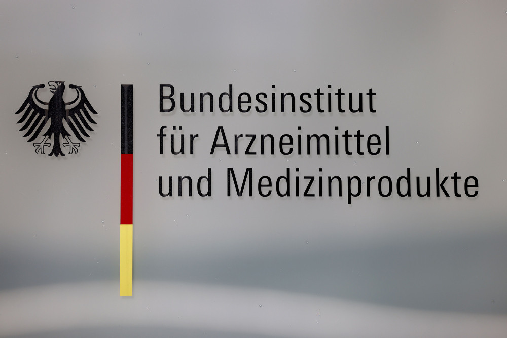 Schild Bundesinstitut für Arzneimittel und Medizinprodukte