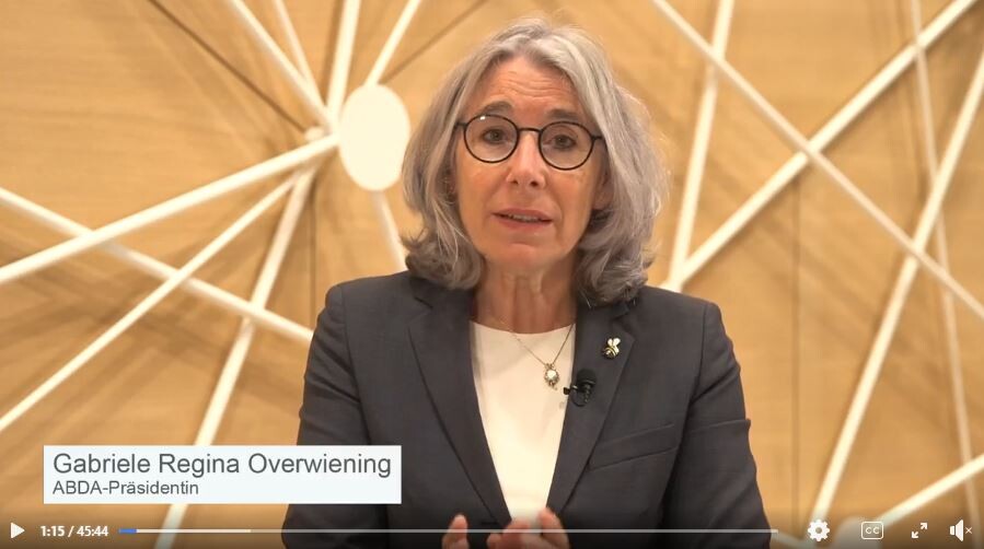 Gabriele Regina Overwiening im ABDA-Livetalk