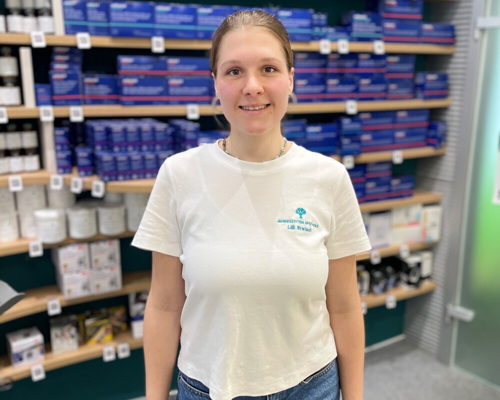 PTA-Patenschülerin Lilli Bretsch arbeitet seit einigen Monaten in der Jahreszeiten-Apotheke in Münster mit. 
