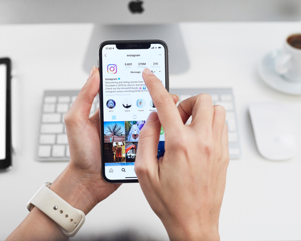 Handy mit Instagram