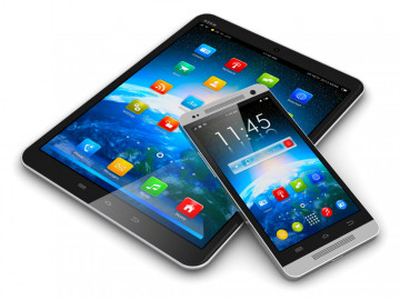 Smartphone liegt auf Tablet