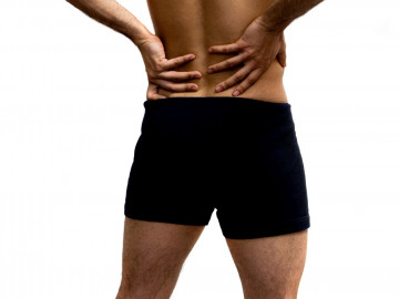 Mann mit Boxershorts