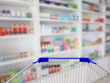 Einkaufswagen in der Apotheke
