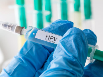 Spritze mit Aufschrift HPV