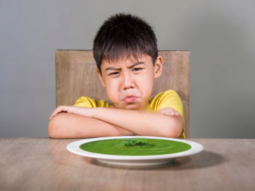Junge hat keinen Hunger