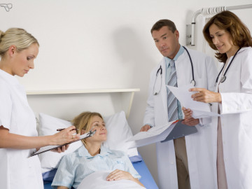 Ärztevisite im Krankenhaus

