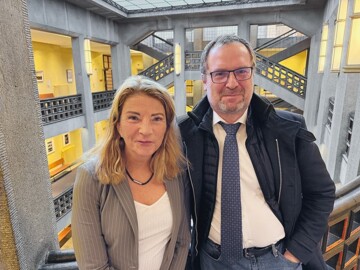 links: AKNR-Geschäftsführerin Dr. Bettina Mecking 
rechts: Rechtsanwalt Dr. Morton Douglas