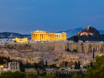 Akropolis in Athen bei Nacht
