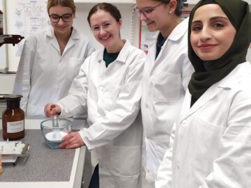 Schülerinnen der PTA-Fachschule Paderborn: Amelie Horn, Eva Wall, Julia Heimeier und Heba Al Azeez 