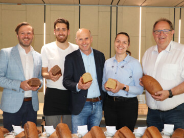 Prof. Dr. Mario Jekle, Christian Böck, Prof. Dr. Friedrich Longin, Jana Kant und Heiner Beck traten zum Backmarathon an.