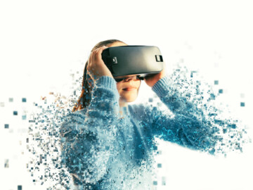 Eine Person mit einer virtuellen Brille fliegt zu Pixeln. 