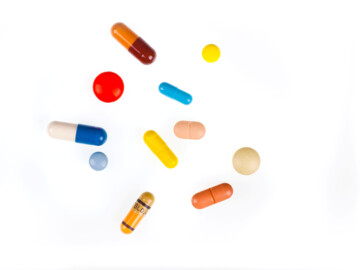 Verschiedene Kapseln und Tabletten
