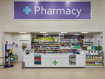 Offizin einer Apotheke in Großbritannien
