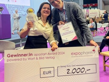 PTA und Apothekerin Dr. Sandra Barisch und Frank Eickmann vom LAV nahmen den Preis am 9. Oktober in München auf der Expopahrm entgegen