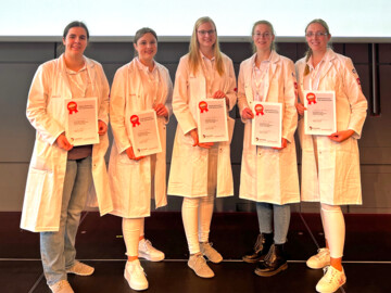 Die Teilnehmerinnen der Niedersächsischen PTA-Meisterschaft: v.l.n.r. Mara Zirus, Merle
Mittendorf, die Siegerin Janna Martens, Hanka Ridder sowie Vanessa Schrader.