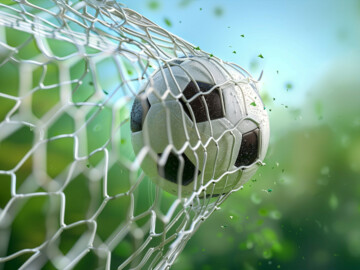 Fußball im Tornetz (Nahaufnahme)