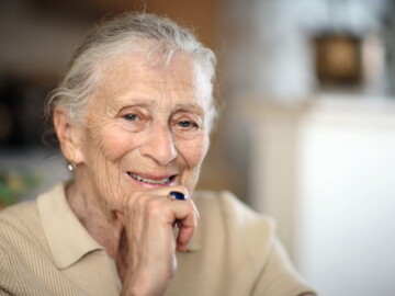 11pta_100jährige_istockphoto-152949893-2048x2048